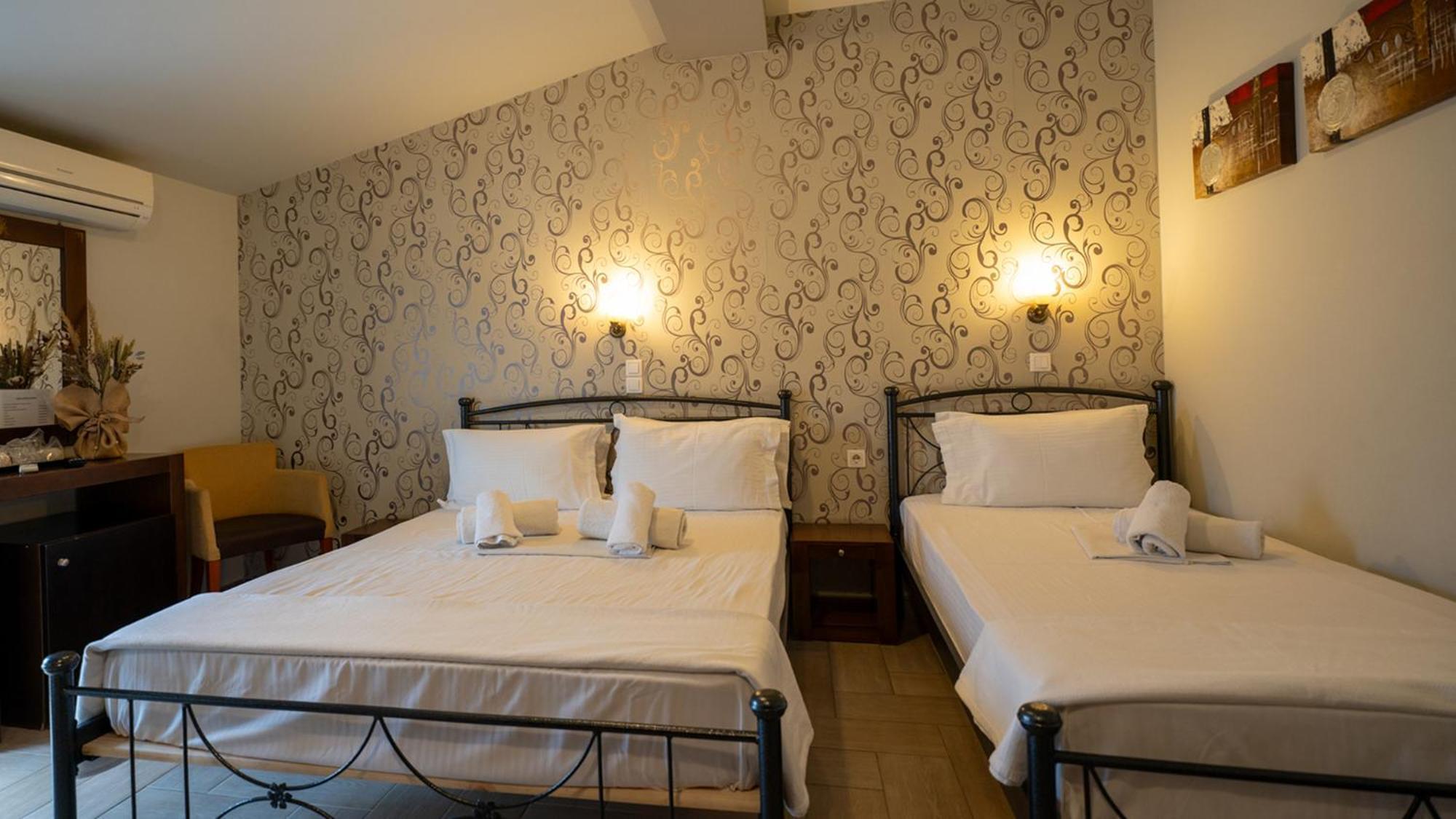 Toti Boutique Rooms Калампака Экстерьер фото