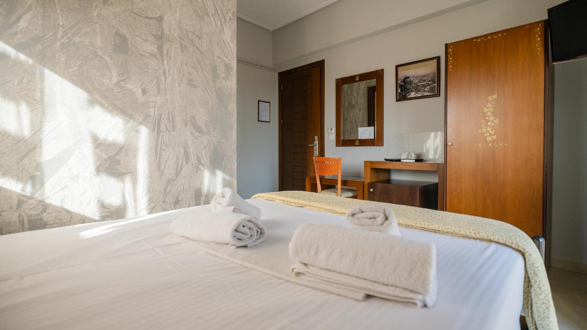 Toti Boutique Rooms Калампака Экстерьер фото