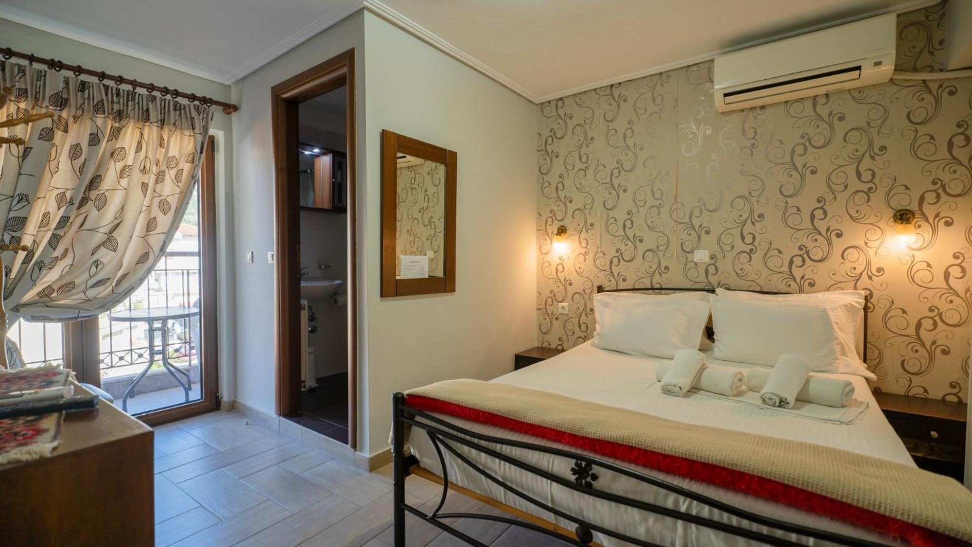 Toti Boutique Rooms Калампака Экстерьер фото