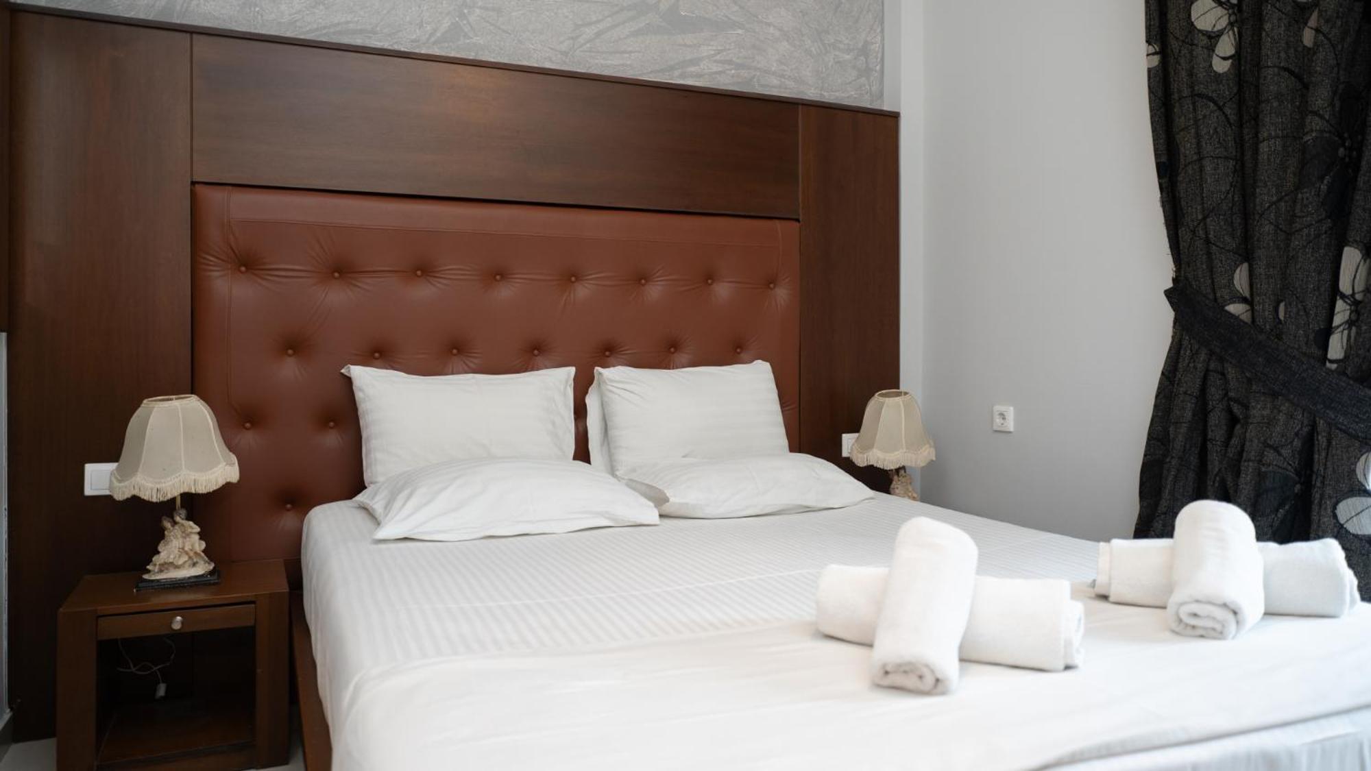 Toti Boutique Rooms Калампака Экстерьер фото