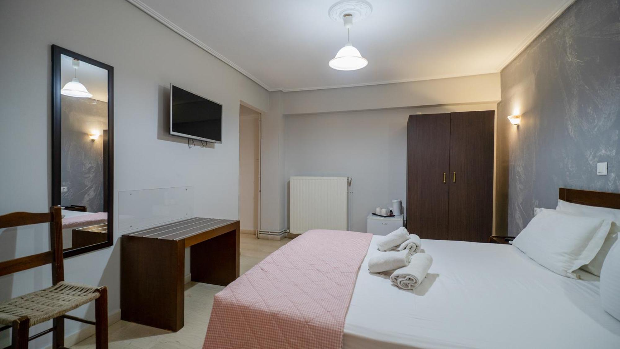 Toti Boutique Rooms Калампака Экстерьер фото