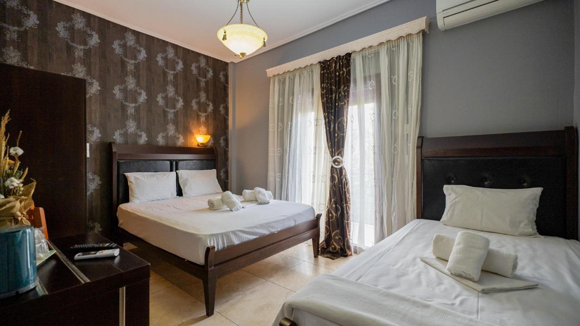 Toti Boutique Rooms Калампака Экстерьер фото