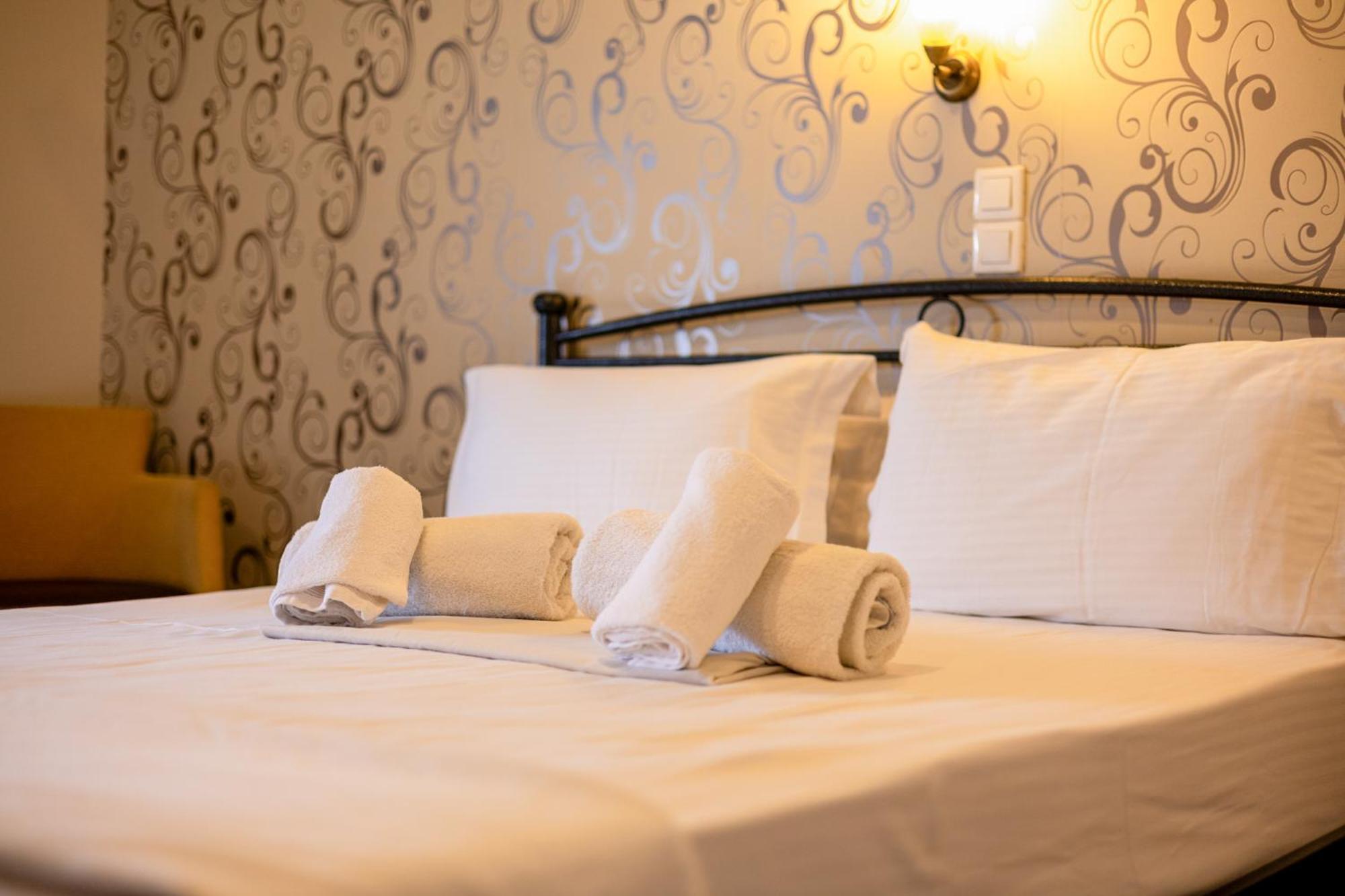 Toti Boutique Rooms Калампака Экстерьер фото
