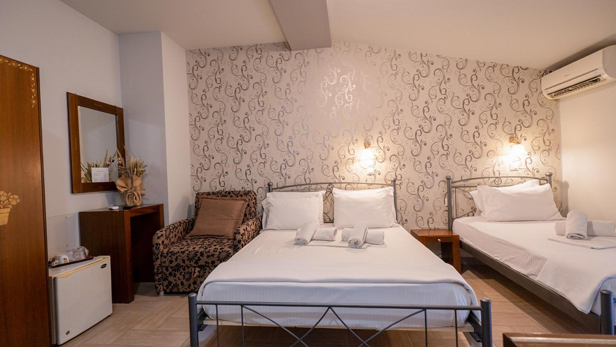 Toti Boutique Rooms Калампака Экстерьер фото