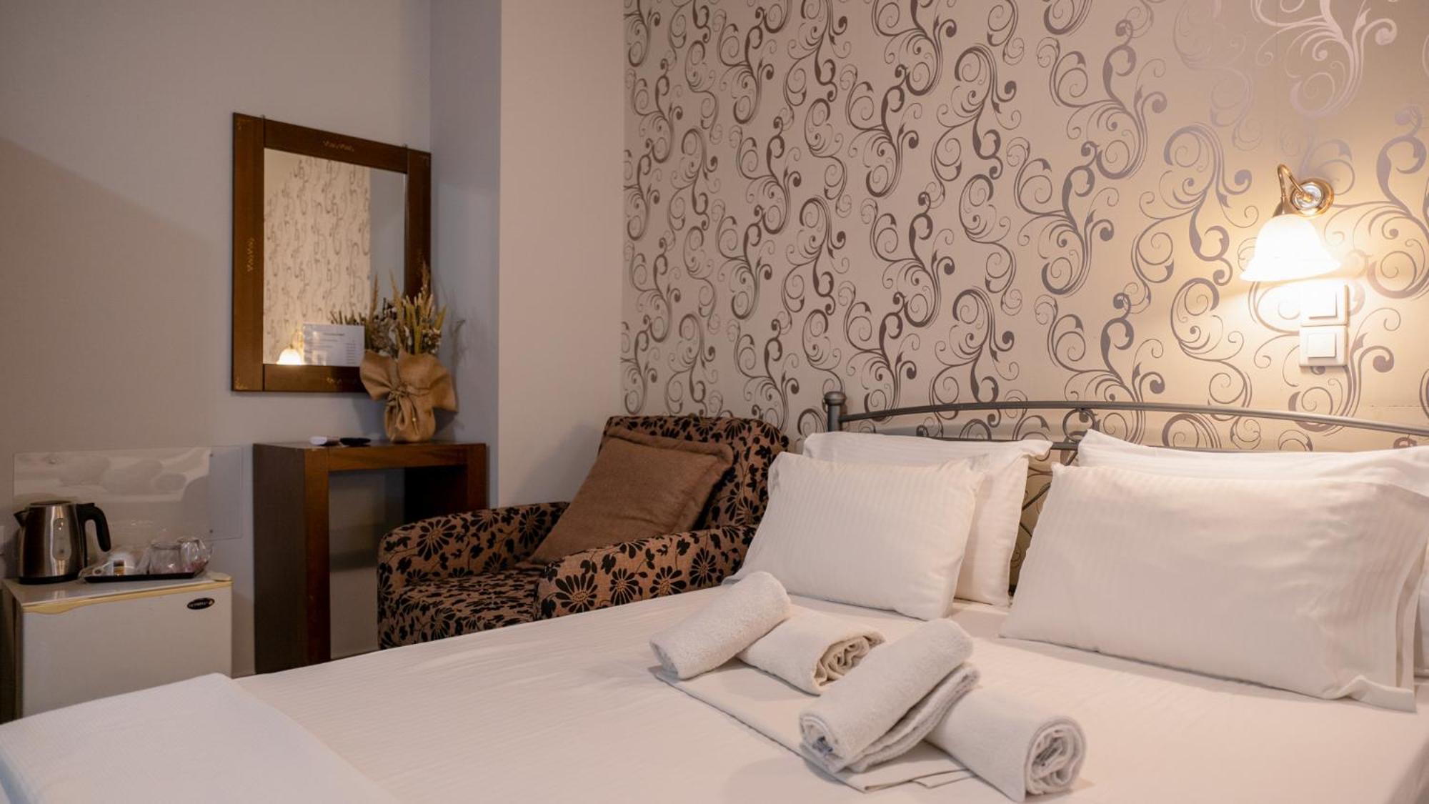 Toti Boutique Rooms Калампака Экстерьер фото