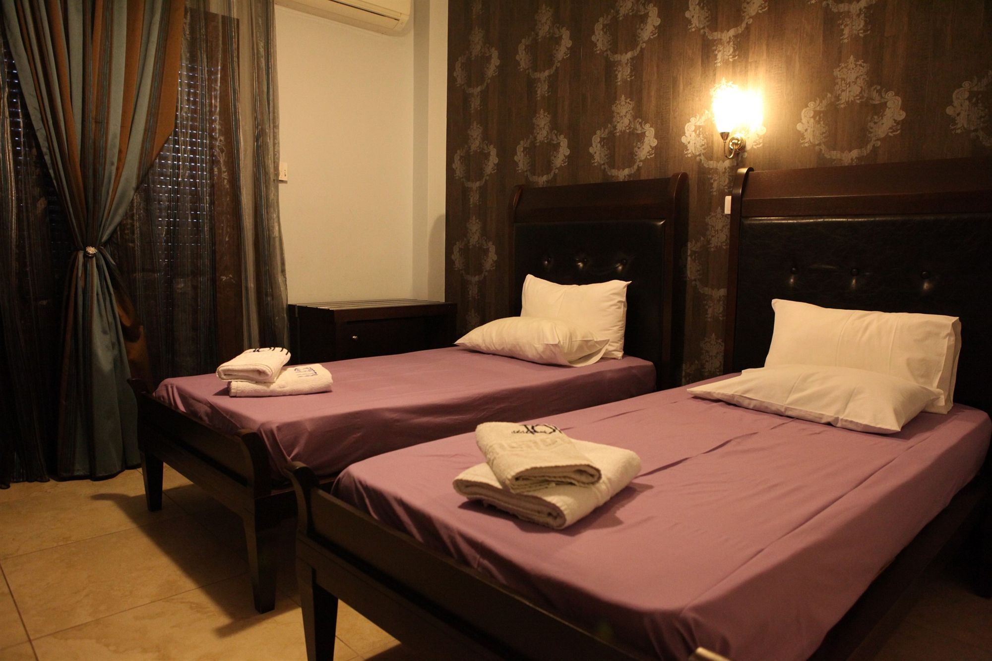 Toti Boutique Rooms Калампака Экстерьер фото