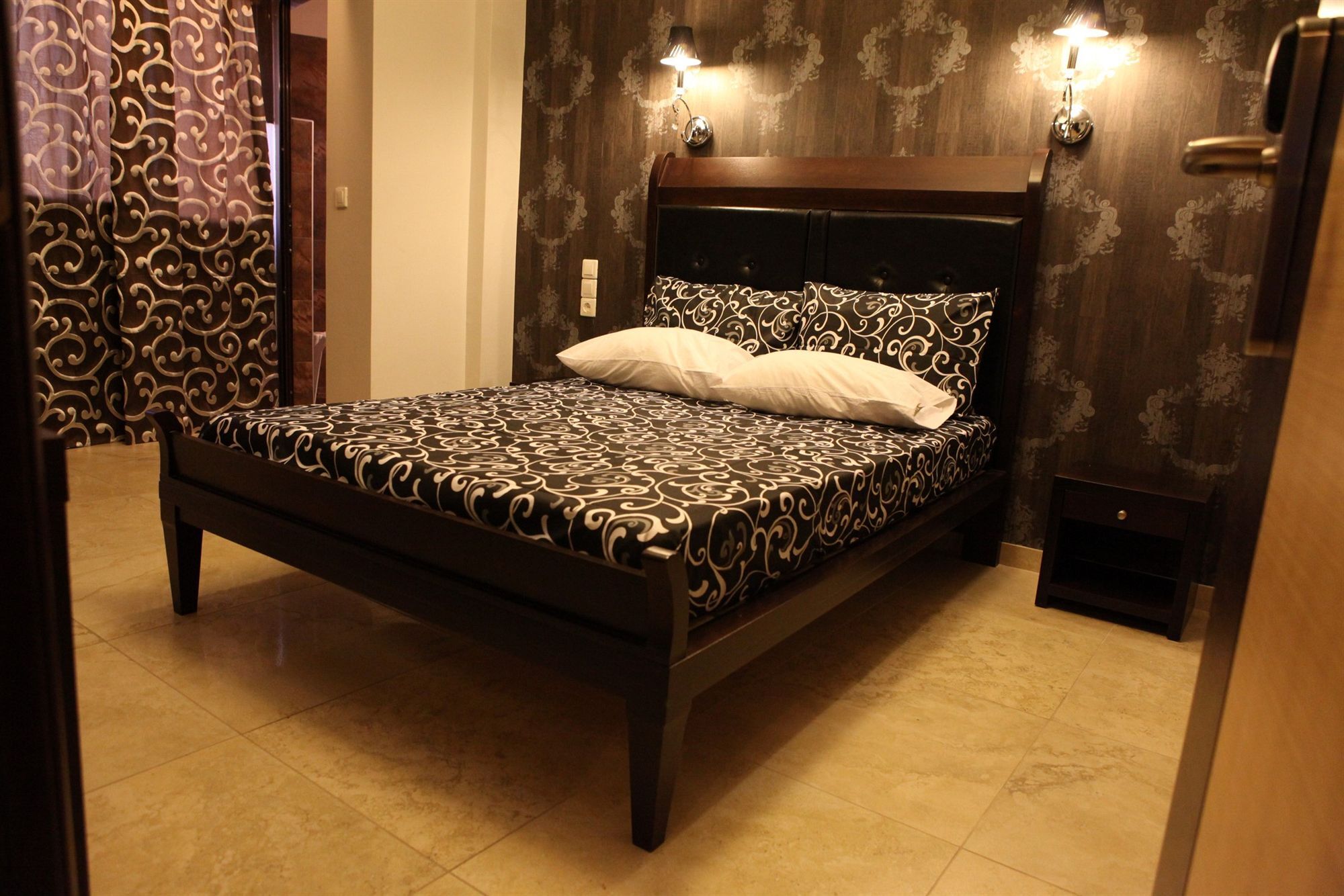 Toti Boutique Rooms Калампака Экстерьер фото