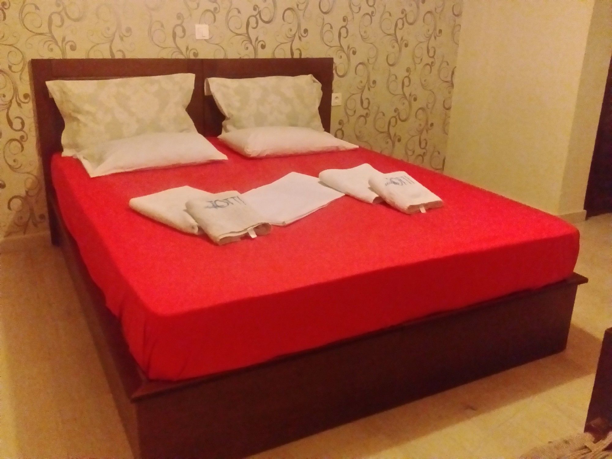 Toti Boutique Rooms Калампака Экстерьер фото